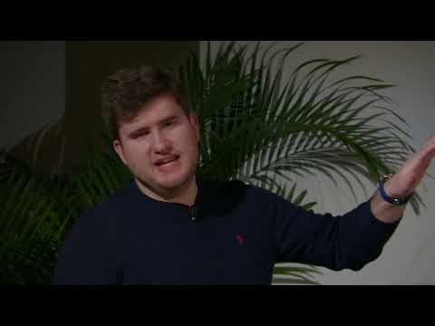 他们没堆参数，靠自博弈训练出“真能干活”的AI工程师